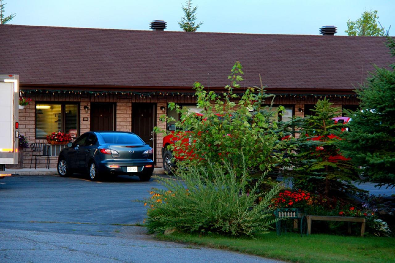 Motel Alexandrin Saint-Georges Exterior foto